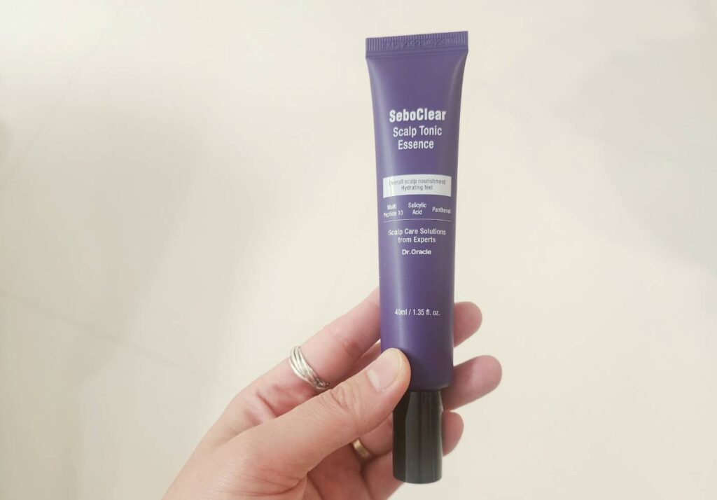 다이소 닥터오라클 토닉에센스를 활용한 두피 관리 루틴 모습