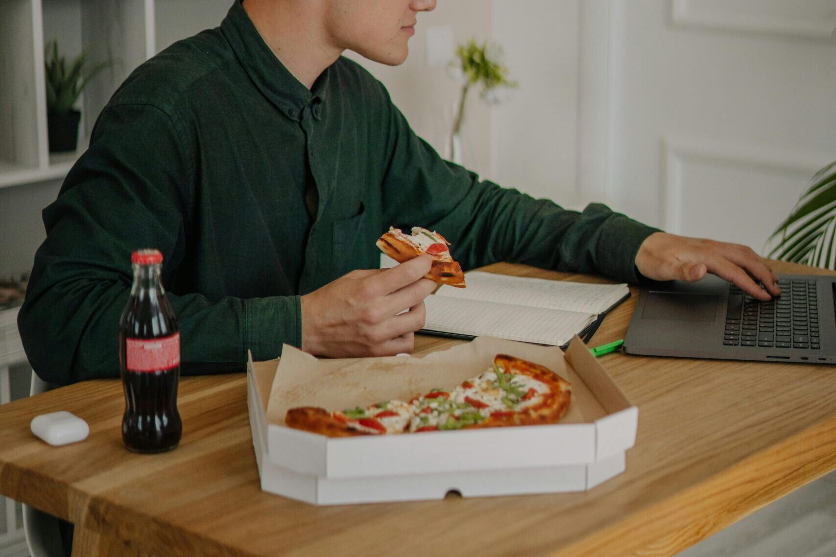 위 안좋은 사람 공통 습관 빨리 먹는 사람