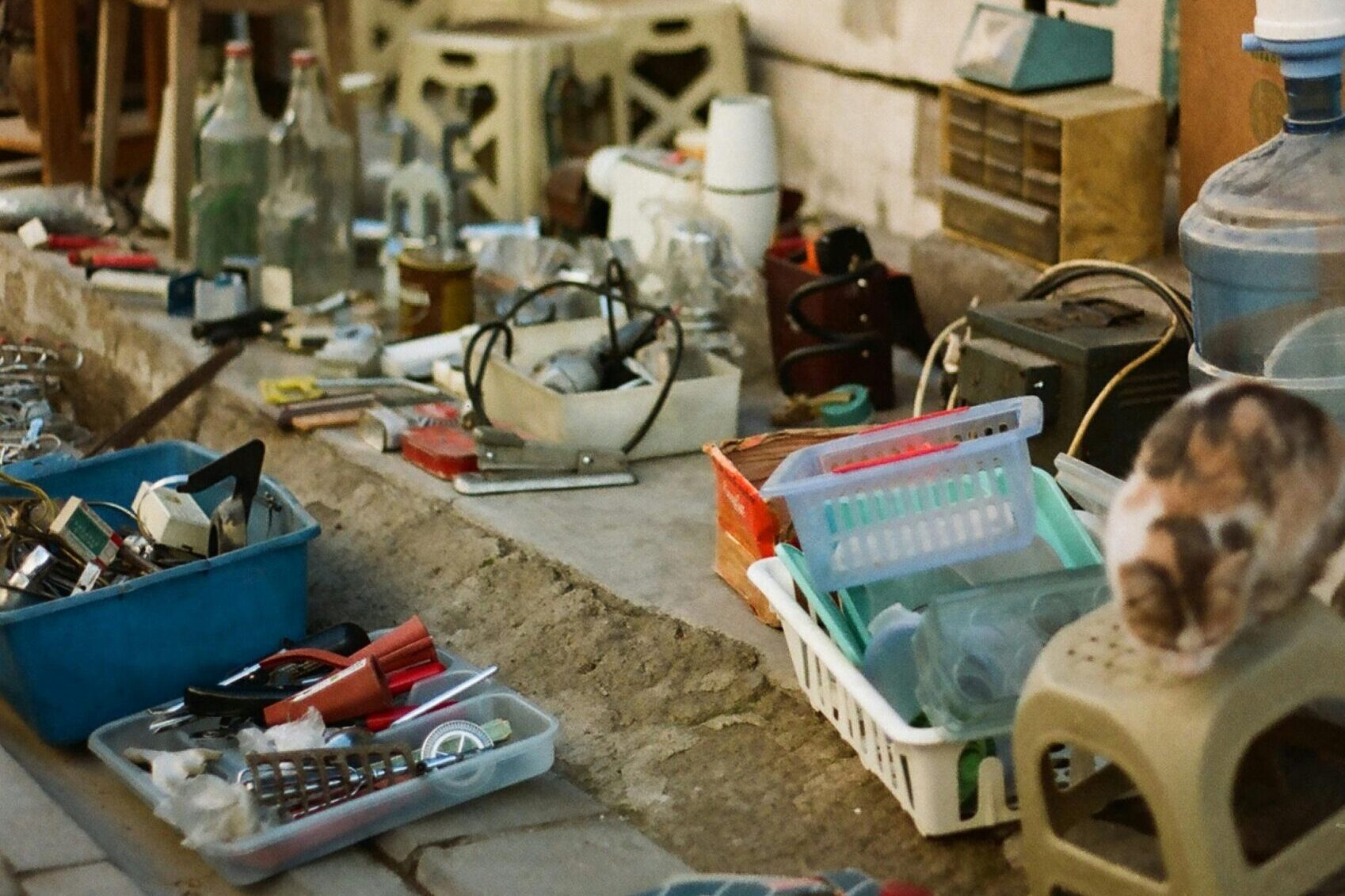 좁은 집 수납 정리 노하우가 필요한 많은 물건